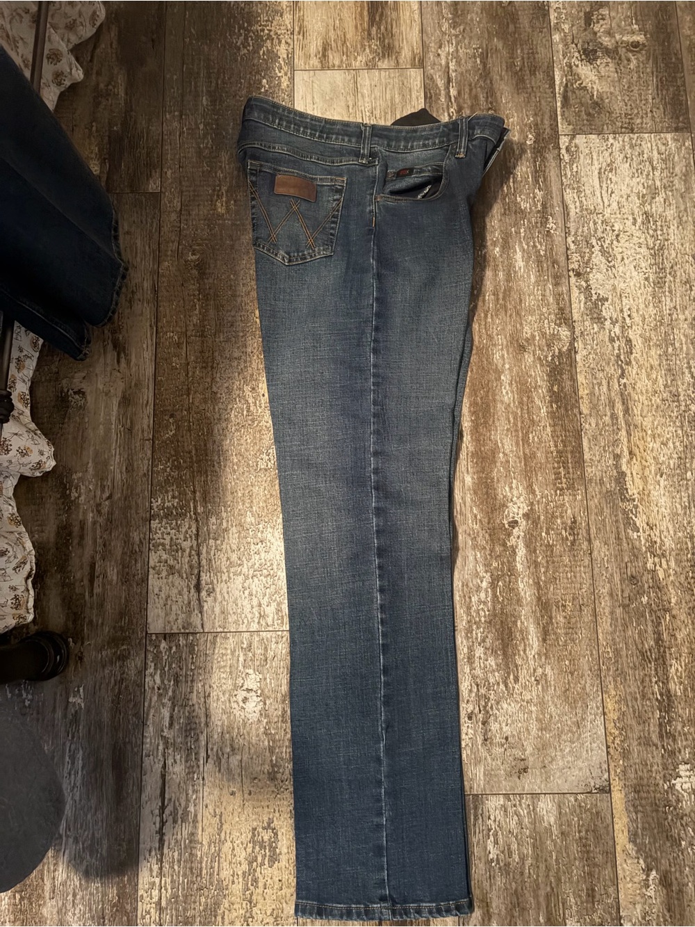 Wrangler 20X 01 Completion jeans